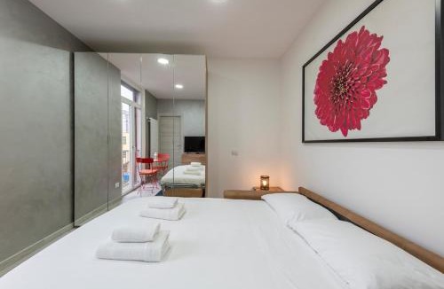 Calvairate Apartment | Abetone 6 - The Red Studio - B Home