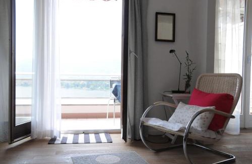 Ponte Tresa Apartment | Acquachiara
