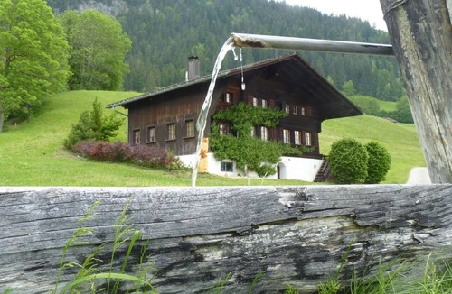 Saanen Apartment | Aerneli, Chalet Appartement/Fewo, Dusche oder Bad, WC 6-Bettwohnung by Interhome