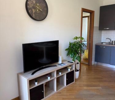 Magenta Apartment | AG Apartment Magenta - Comfort & Style Stazione