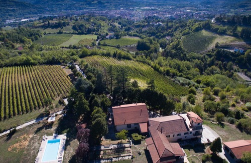 Acqui Terme Other | Agriturismo Podere Luciano Tigli apartment on a hill 3 km from the center of Acqui