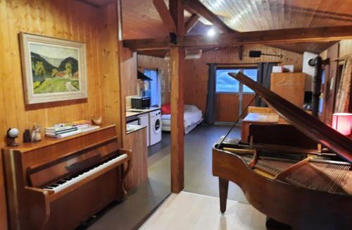 Brot-Dessous Ski Chalet | AirBee&Bee - Creux du Van