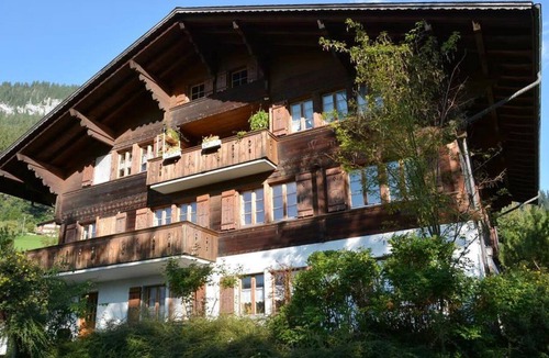 Zweisimmen Apartment | Akelei (gross) Appartement/Fewo, Dusche oder Bad, WC 7-Bettwohnung by Interhome