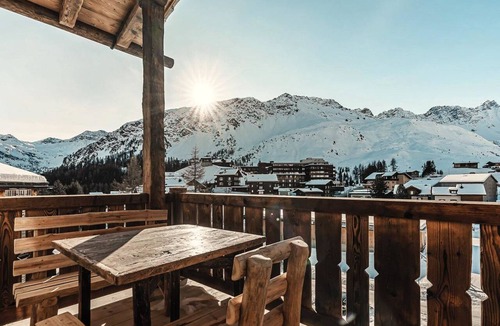 Arosa Apartment | Alpslodge Napa Appartement/Fewo, Bad, WC, Balkon by Interhome