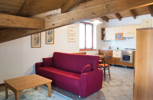 Maggio Apartment | Anemone - trilocale in verde con vista montagne