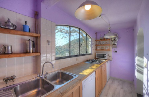 Calice Ligure Apartment | Antica Casa del Canto Peaceful Holiday Home, Garden, fast Wifi, Private Parking