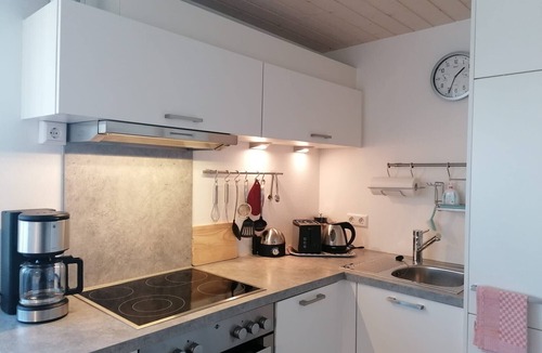 Meersburg Apartment | Apartment '2' with Shared Garden and Wi-Fi
