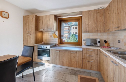 Isolaccia Ski Chalet | Apartment '2' with Shared Garden