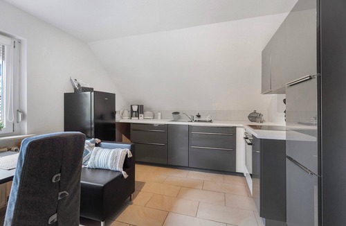 Braeunlingen Apartment | Apartment '3' with Balcony and Wi-Fi