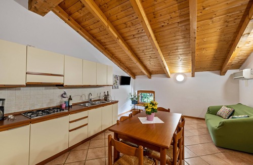 Montioni Apartment | Apartment "Agriturismo Colombare Teboi Trilo" with Mountain View, Shared Pool & Wi-Fi
