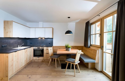 Valle San Silvestro Apartment | Apartment 'Altmessnerhof Steinklee' with Mountain View, Shared Terrace and Wi-Fi