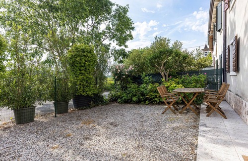 Montioni Apartment | Apartment 'Appartamento Trilocale' with Shared Terrace, Shared Garden and Wi-Fi