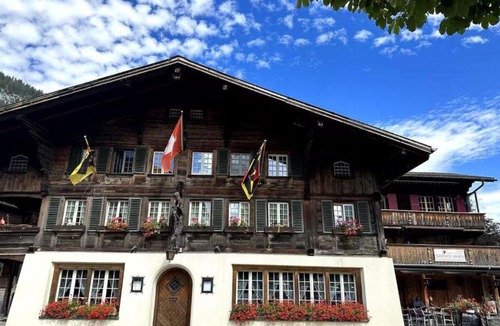 Zweisimmen Apartment | Apartment Baren Penthouse Appartement-Fewo- Dusche- WC 8-Bettwohnung by Interhome