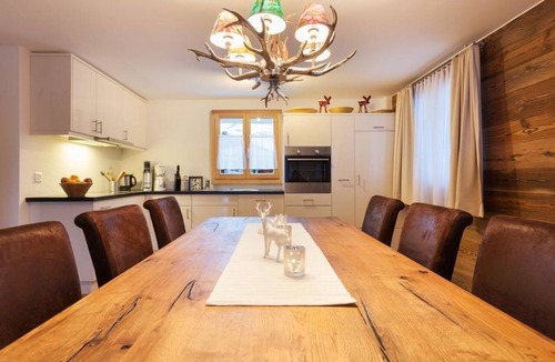 Saas-Fee Apartment | Apartment Bristolino Appartement/Fewo, Dusche, WC, Terrasse by Interhome
