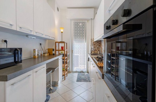 San Zeno Apartment | Apartment 'Casa Dei Navigatori' with Balcony, Wi-Fi and Air Conditioning