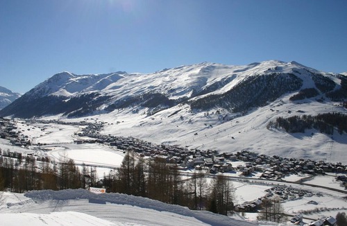 Valtellina Apartment | Apartment 'Chalet Meridiana Appartamento 11' with Mountain View