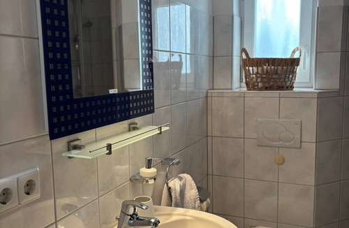 Sipplingen Apartment | Apartment 'Dahlie' with Balcony and Wi-Fi