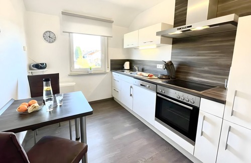 Waggershausen Apartment | Apartment 'Dornier' with Private Terrace, Garden and Wi-Fi