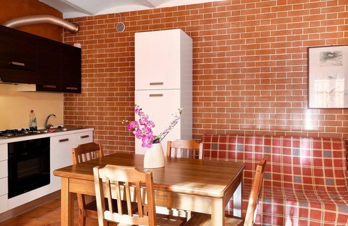 Costigliole d'Asti Apartment | Apartment 'Drago' with Mountain View, Shared Pool and Wi-Fi