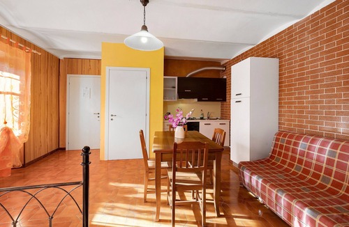 Costigliole d'Asti Apartment | Apartment 'Drago' with Mountain View, Shared Pool and Wi-Fi