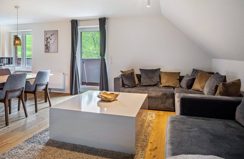 Hofsgrund Apartment | Apartment 'Elgit's Bergblick' with Mountain View, Shared Garden and Wi-Fi