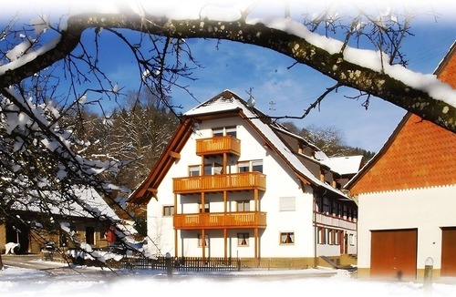 Hohenbodman Apartment | Apartment 'Ferienwohnung 3, 70 Qm' with Shared Garden, Balcony and Wi-Fi