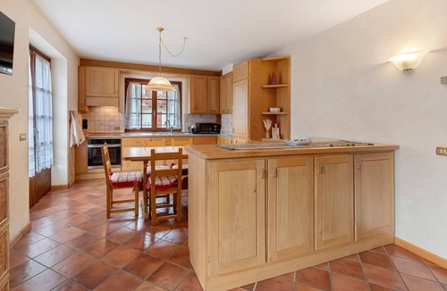 Bormio Apartment | Apartment 'Fior Di Montagna' with Mountain View, Shared Terrace and Wi-Fi