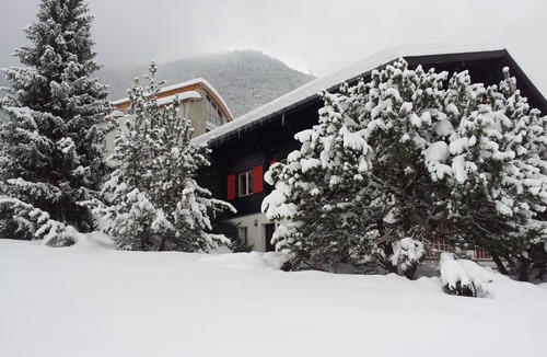 Ried-Brig Apartment | Apartment for 4 people in Chalet Esher Surrey