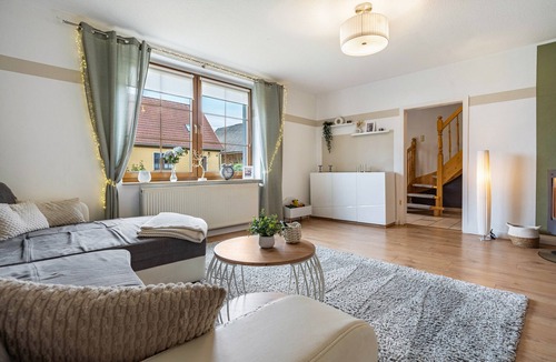 Gutzkow Apartment | Apartment 'Idyllisches Dorfhaus Vor Usedom' with Private Pool, Private Terrace and Wi-Fi