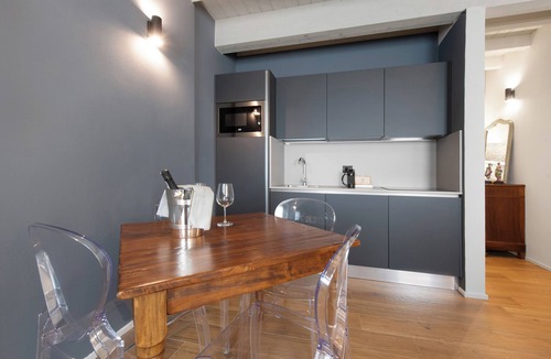 Oldesio Apartment | Apartment 'Il Vicolo Cortiletto' with Wi-Fi and Air Conditioning