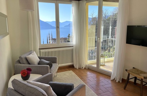 Ronco sopra Ascona Apartment | Apartment in a two-family house with terrace, private garden and great views