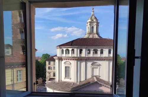Roman Quarter House | Apartment in historic building with spectacular view of the sanctuary