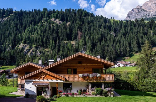 Selva di Val Gardena Apartment | Apartment "Piciulei Grant" with Mountain View, Garden, and Wi-Fi