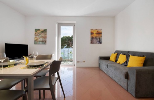 Domaso Apartment | Apartment 'Lake View' with Lake View, Balcony and Wi-Fi