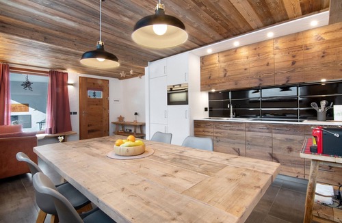 Valtellina Apartment | Apartment 'Nadia' with Lake View, Private Terrace and Wi-Fi