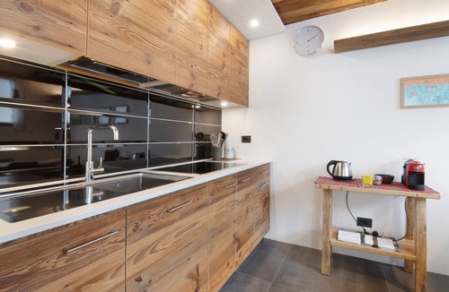 Valtellina Apartment | Apartment 'Nadia' with Lake View, Private Terrace and Wi-Fi