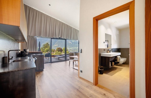 Schenna Apartment | Apartment 'Oberhaslerhof Malus' with Mountain View, Wi-Fi and Air Conditioning