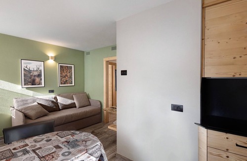 San Rocco Apartment | Apartment "Petalo Rosina's Home" with Mountain View & Wi-Fi