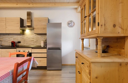 Romeno Apartment | Apartment 'Piano Terra 3' with Mountain View, Private Terrace and Wi-Fi