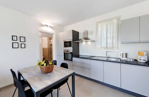 Gargnano Apartment | Apartment 'Primula' with Lake View, Wi-Fi and Air Conditioning