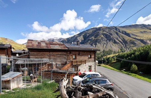 Trepalle Apartment | Apartment 'Sole Tra Le Cime - Trepalle' with Mountain View, Private Garden and Wi-Fi