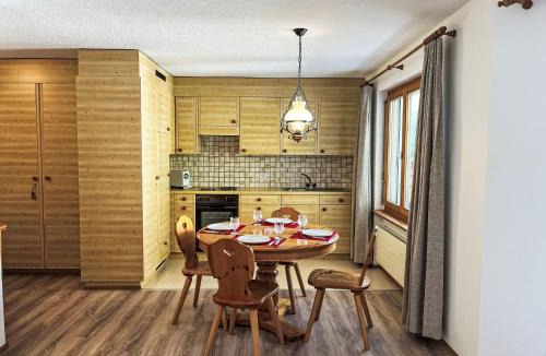 Salouf Apartment | Apartment Toissa A13 by Interhome