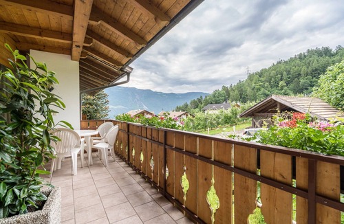 Lana Apartment | Apartment "Toni - Obermösslhof" with Wi-Fi, Terrace & Mountain View
