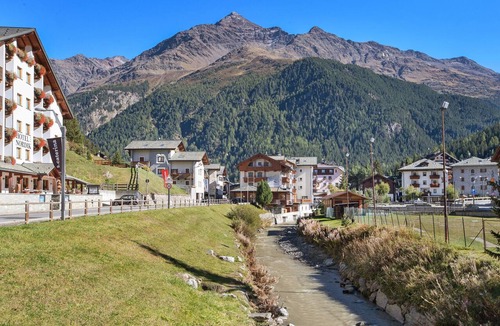 Santa Caterina Valfurva Apartment | Apartment 'Vittoria Bilo' with Mountain View, Terraces & Wi-Fi