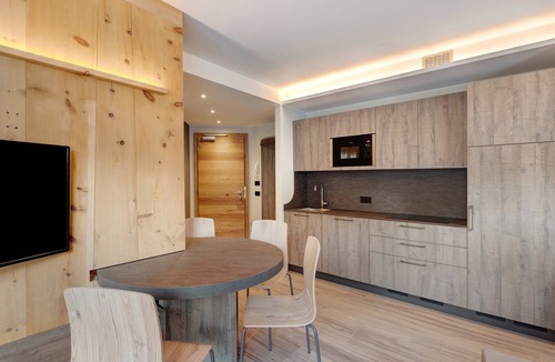 San Rocco Apartment | Apartment "Wind Mountain Planet Suite House" with Mountain View, Wi-Fi & Balcony