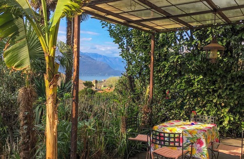 Porto Valtravaglia Apartment | Appartamento Ibisco by Lago Reisen