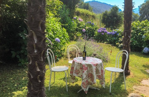 Porto Valtravaglia Apartment | Appartamento Ibisco by Lago Reisen