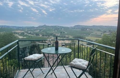 Agliano Terme Apartment | Appartamento panoramico in collina