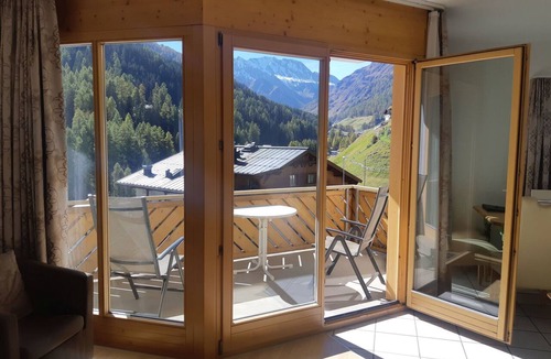 Ravaisch Apartment | Appartements Alpin Live, (Samnaun-Laret) by Interhome