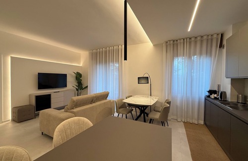 San Zeno Apartment | [Arena walking] 3 bedrooms, 2 bathrooms + parking lot